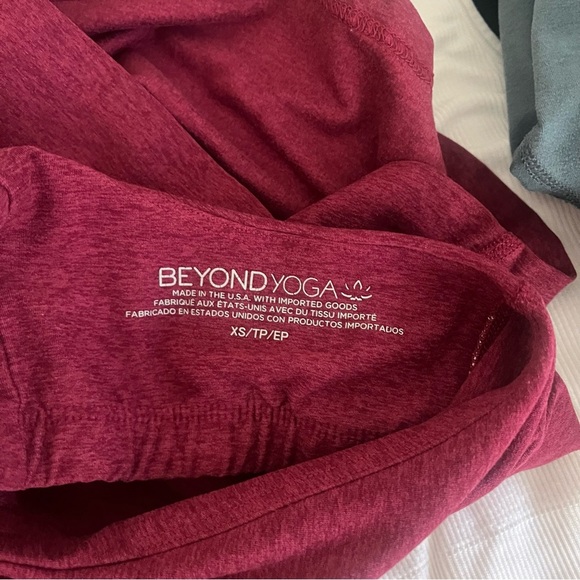 Beyond Yoga Spacedye Refocus Cropped Tank (size XS) - Picture 8 of 9